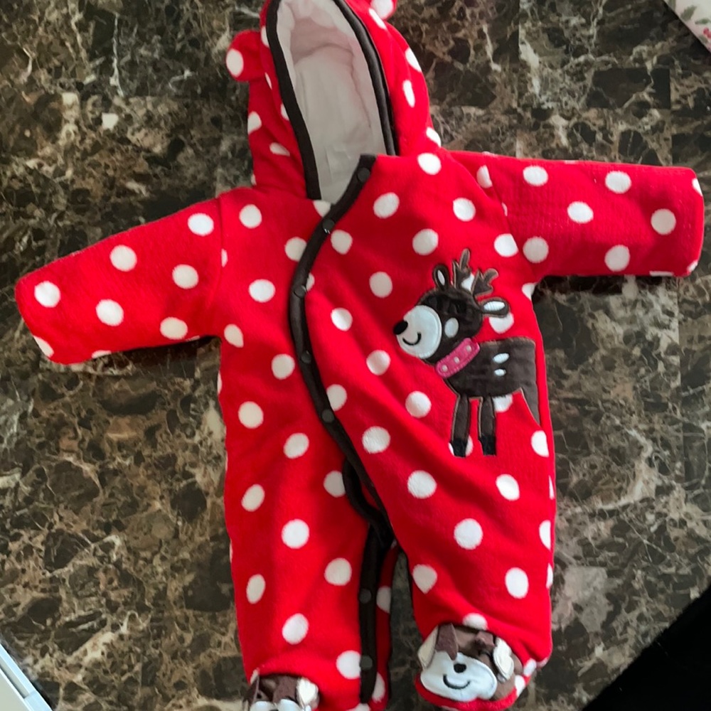 baby, 3 months old, great for winter baby, for boys and girls, never worn